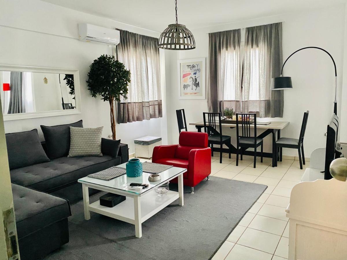 Gianna'S Apartment Central Aigio Cozy And Shining 外观 照片