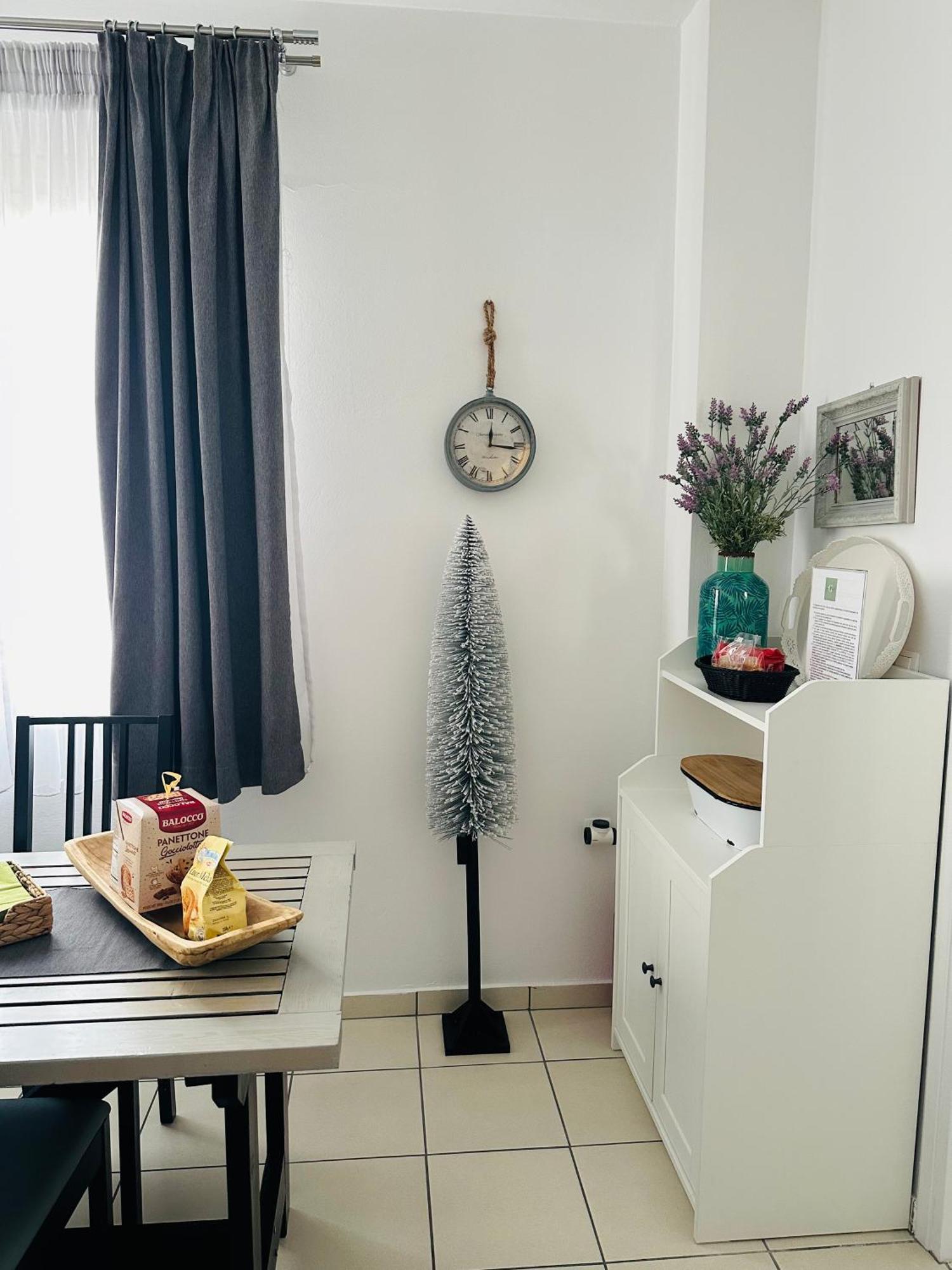 Gianna'S Apartment Central Aigio Cozy And Shining 外观 照片